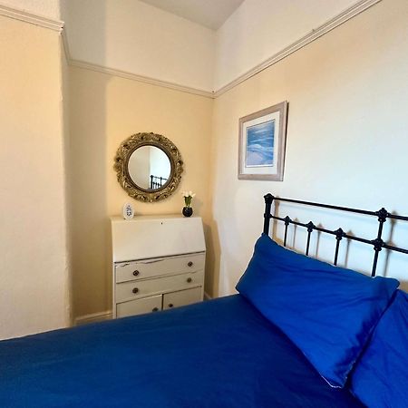 4 Bed Homely Retreat - Wolverhampton Extérieur photo